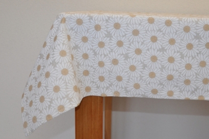 Ubrus 120x120 motiv kopretiny