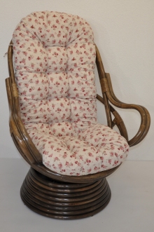 Ratanové houpací křeslo Swivel hnědé polstr motiv růže